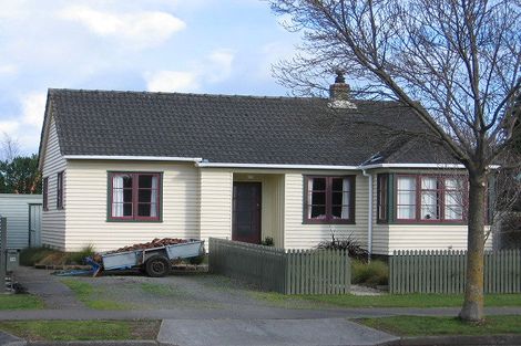 Photo of property in 32 Ihle Street, Terrace End, Palmerston North, 4410