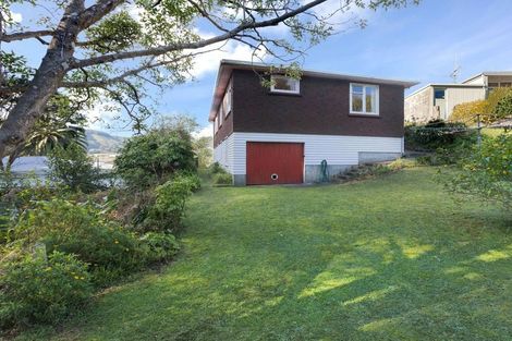 Photo of property in 243 Main Road, Tawa, Wellington, 5028