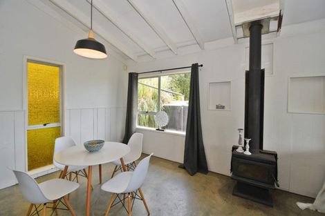 Photo of property in 17 Wonderview Road, Leigh, 0985