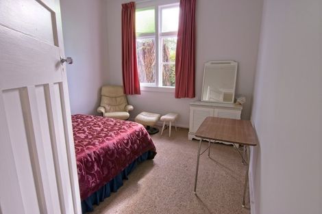 Photo of property in 10 Greenfield Street, Hector, 7822