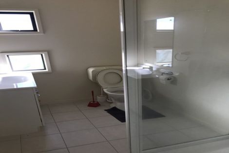 Photo of property in 8 Adelie Place, Murrays Bay, Auckland, 0630