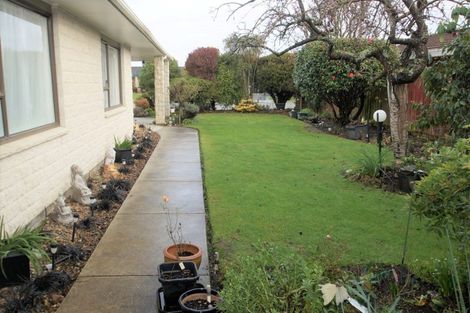 Photo of property in 12 Kinley Street, Rangiora, 7400