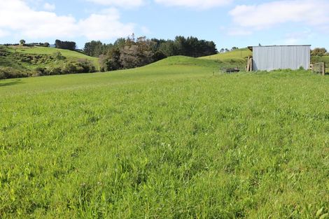 Photo of property in 114 Ackworth Road, Lepperton, New Plymouth, 4373