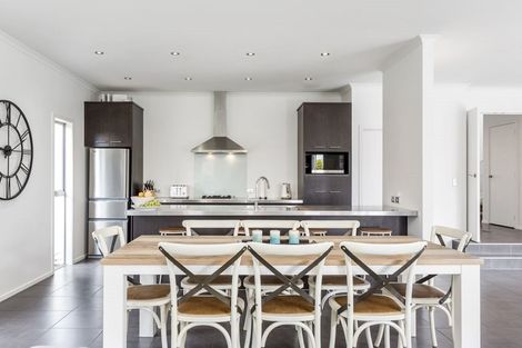 Photo of property in 204 Schnapper Rock Road, Schnapper Rock, Auckland, 0632