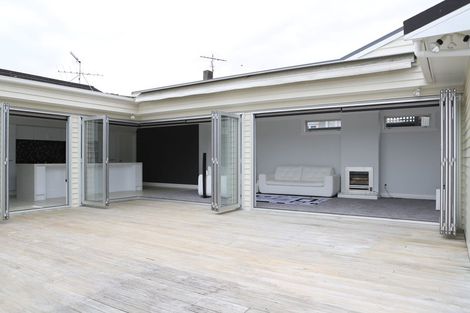Photo of property in 35 Aliford Avenue, One Tree Hill, Auckland, 1061