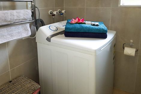 Photo of property in 9/18 Parr Terrace, Castor Bay, Auckland, 0620