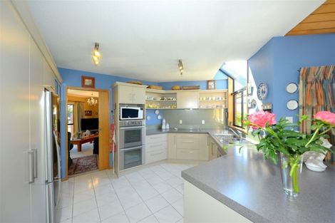 Photo of property in 23 Hatfield Place, Avonhead, Christchurch, 8042