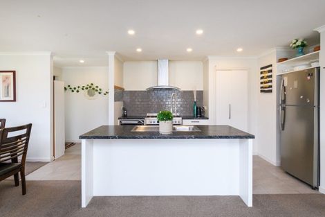 Photo of property in 12 Gibraltar Way, Fitzherbert, Palmerston North, 4410