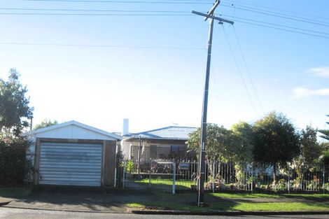 Photo of property in 2/39 Sturdee Road, Manurewa, Auckland, 2102