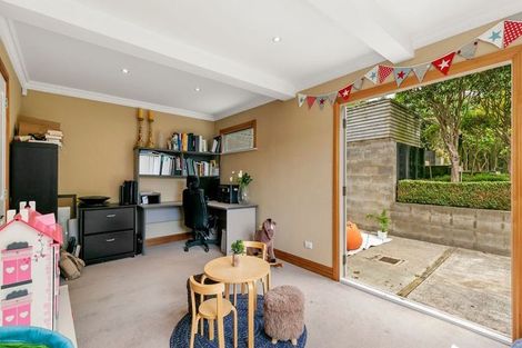 Photo of property in 327 Main Road, Tawa, Wellington, 5028