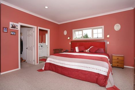 Photo of property in 67 Sandon Road, Feilding, 4702