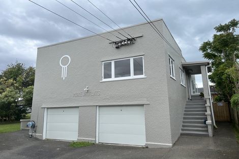 Photo of property in 1/30a Old Lake Road, Narrow Neck, Auckland, 0624