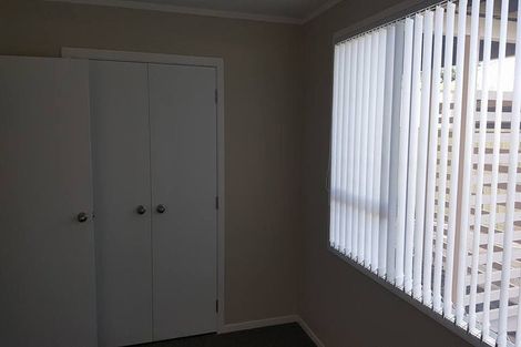 Photo of property in 1/212 Sunnynook Road, Totara Vale, Auckland, 0627