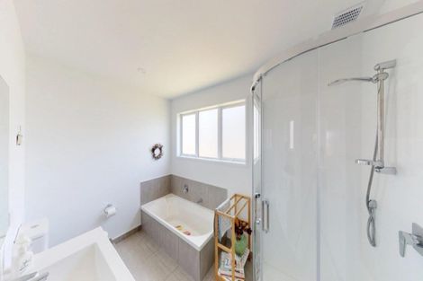 Photo of property in 32 Oxford Street, Whakapirau, Maungaturoto, 0583