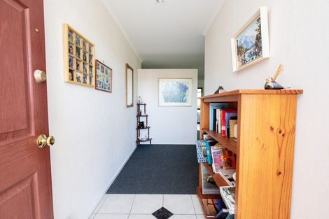 Photo of property in 8 Harris Place, Ngatea, 3503