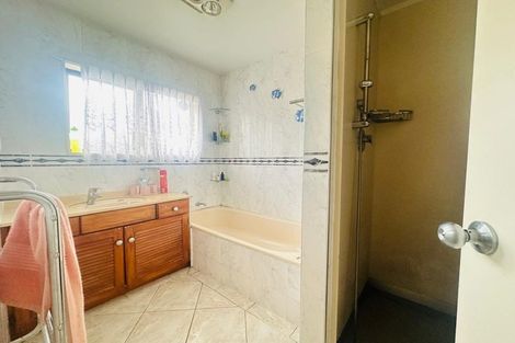 Photo of property in 3 Paulownia Place, Totara Heights, Auckland, 2105