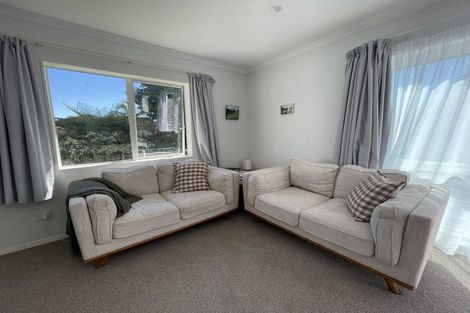 Photo of property in 121 Brian Crescent, Stanmore Bay, Whangaparaoa, 0932