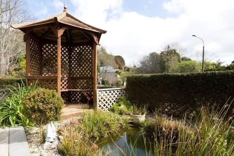 Photo of property in 8a Spencer Place, Merrilands, New Plymouth, 4312