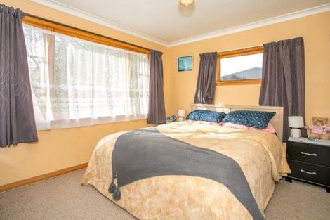 Photo of property in 2 Hendon Place, West End, Palmerston North, 4412