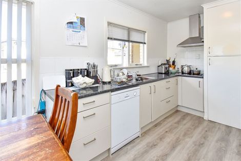 Photo of property in 1/415 Great South Road, Opaheke, Papakura, 2113