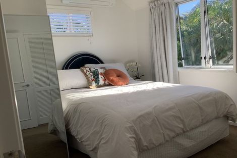 Photo of property in 1/2 Heathcote Road, Castor Bay, Auckland, 0620