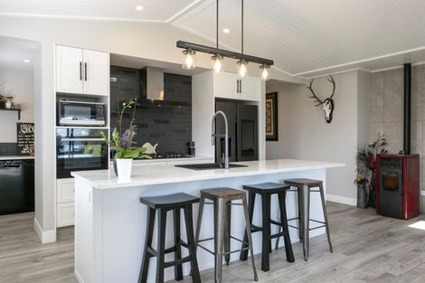 Photo of property in 130 Highland Drive, Acacia Bay, Taupo, 3385