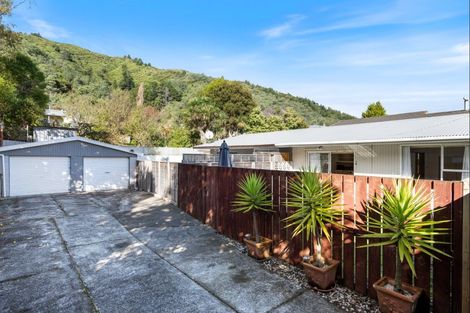 Photo of property in 126c Waikawa Road, Picton, 7220
