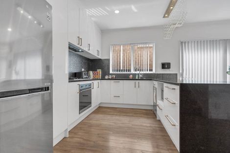 Photo of property in 3 Cloghfin Place, Flat Bush, Auckland, 2019