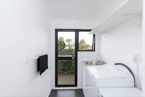 Photo of property in 23 Walnut Grove, Kelvin Grove, Palmerston North, 4414