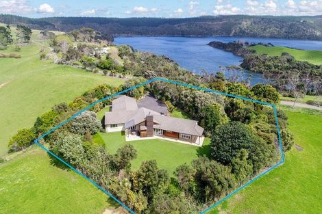 Photo of property in 51 Donohue Road, South Head, Helensville, 0874