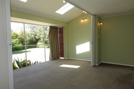 Photo of property in 35 Lochee Road, Upper Riccarton, Christchurch, 8041