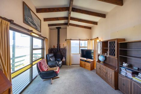 Photo of property in 1 Hartley Street, Foxton Beach, Foxton, 4815