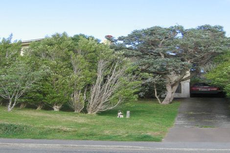 Photo of property in 44 Horokiwi Road West, Newlands, Wellington, 6037