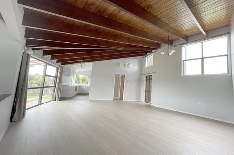 Photo of property in 69 Sunny Crescent, Huapai, Kumeu, 0810