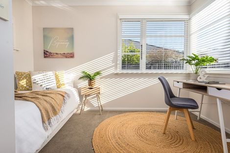 Photo of property in 221 Weston Road, St Albans, Christchurch, 8052