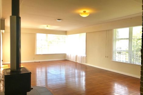 Photo of property in 42 Archibald Road, Kelston, Auckland, 0602