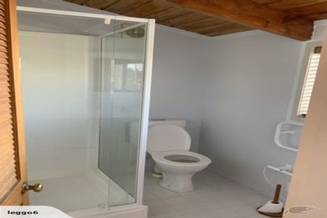 Photo of property in 132 Karewa Parade, Papamoa Beach, Papamoa, 3118