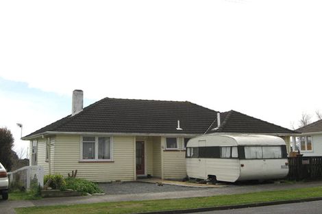 Photo of property in 19 Pukeori Street, Marfell, New Plymouth, 4310