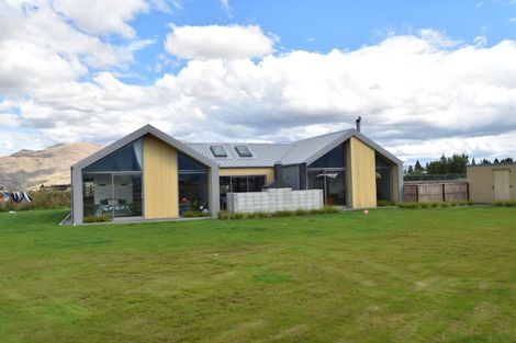 Photo of property in 21 Peak Drive, Twizel, 7901