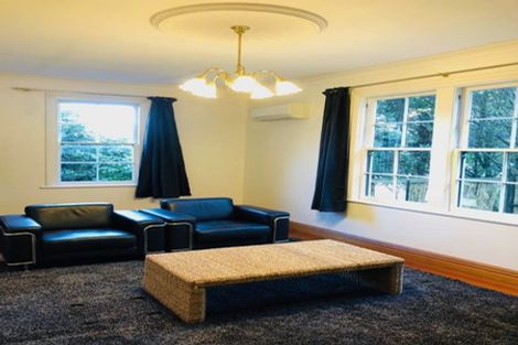 Photo of property in 55 Garden Road, Northland, Wellington, 6012