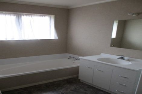 Photo of property in 14 Brooklyn Heights Drive, Kelvin Grove, Palmerston North, 4414