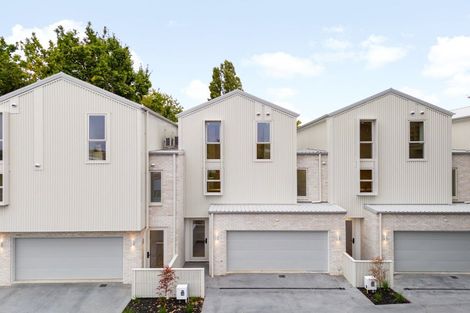 Photo of property in 2/2 Woodstock Road, Fairfield, Hamilton, 3214