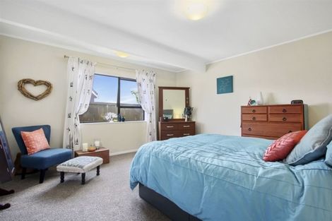 Photo of property in 1/26 Petrel Place, Massey, Auckland, 0614