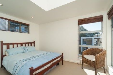 Photo of property in 3 Tiketike Way, Brooklyn, Wellington, 6021