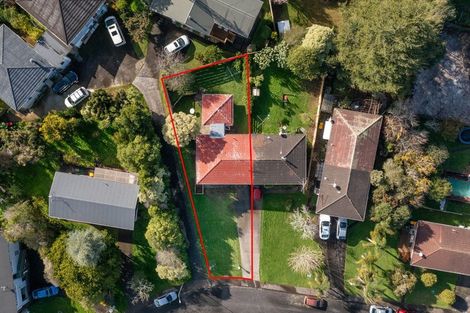 Photo of property in 2/5 Battle Place, Glenfield, Auckland, 0629