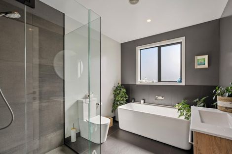 Photo of property in 4 Pounamu Avenue, Albert Town, Wanaka, 9305