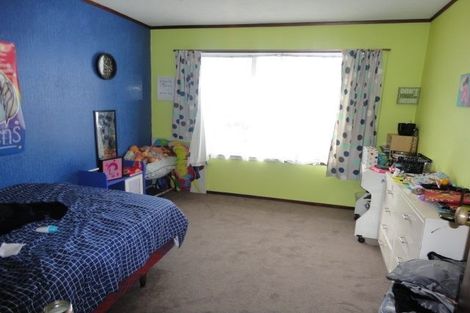 Photo of property in 117 Seymour Road, Sunnyvale, Auckland, 0612