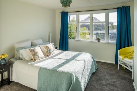 Photo of property in 32 Jillett Street, Titahi Bay, Porirua, 5022