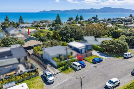 Photo of property in 131 Renown Road, Raumati South, Paraparaumu, 5032