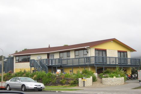 Photo of property in 22 Russell Drive, Oakura, 4314